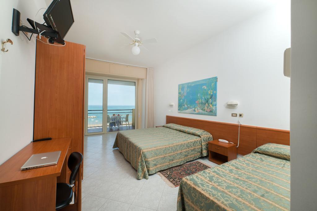 Hotel Belsoggiorno Cattolica Exterior photo